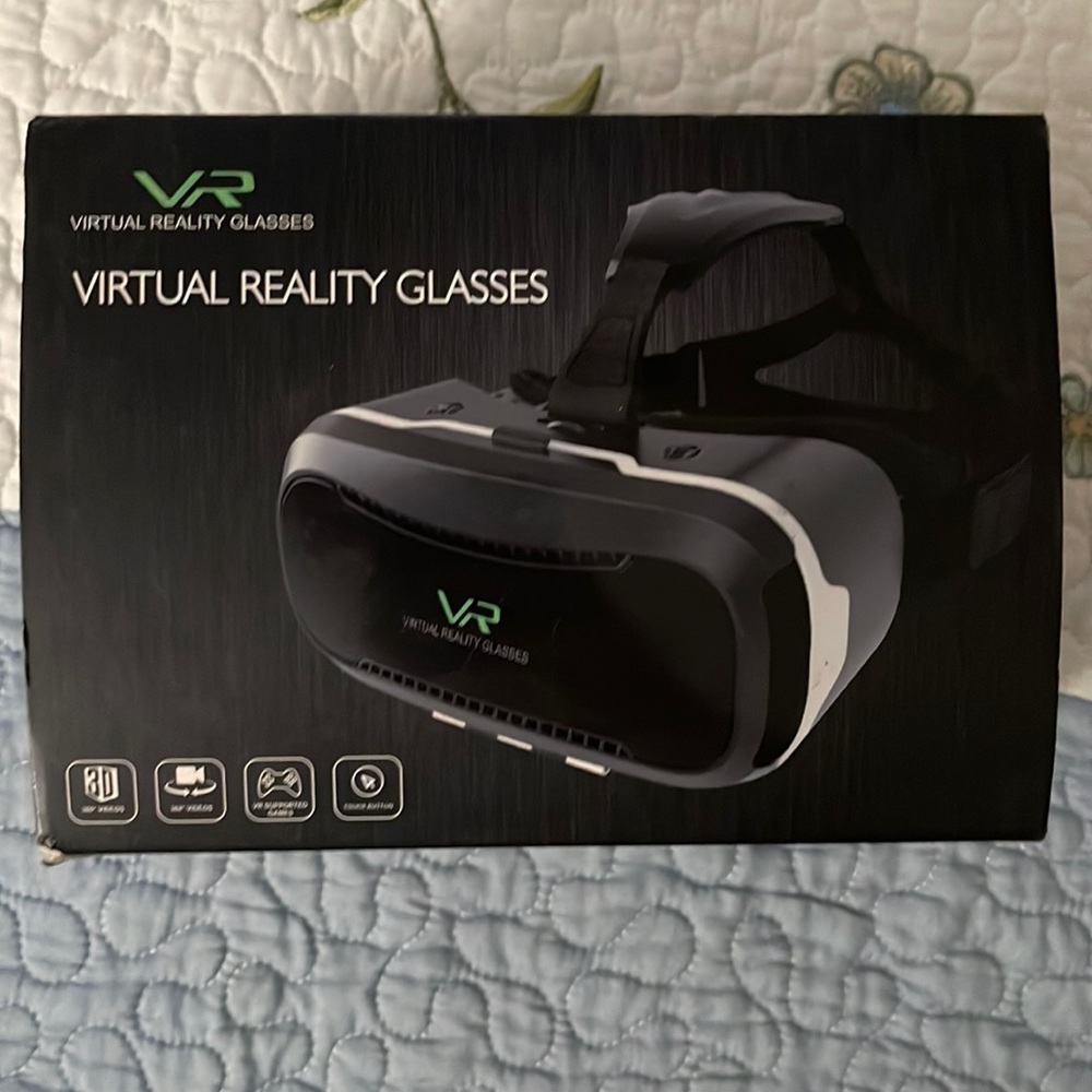 iOS/Android compatible vr headset with controller (2 AAA batteries needed)